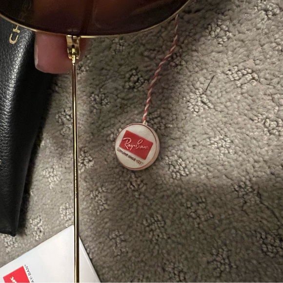 Ray-Ban Women’s Aviator Sunglasses - Picture 5 of 6